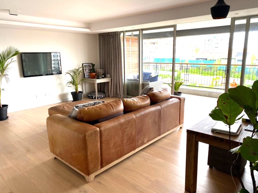 To Let 1 Bedroom Property for Rent in Sea Point Western Cape